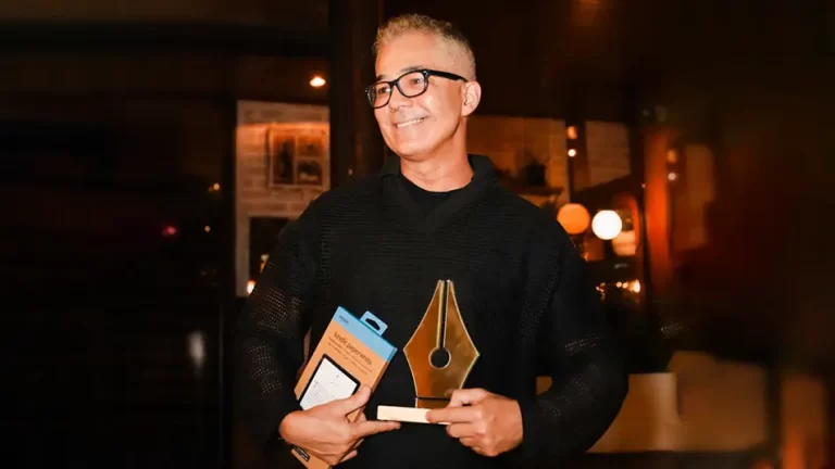 Walther Moreira Santos , vencedor do Prêmio Kindle