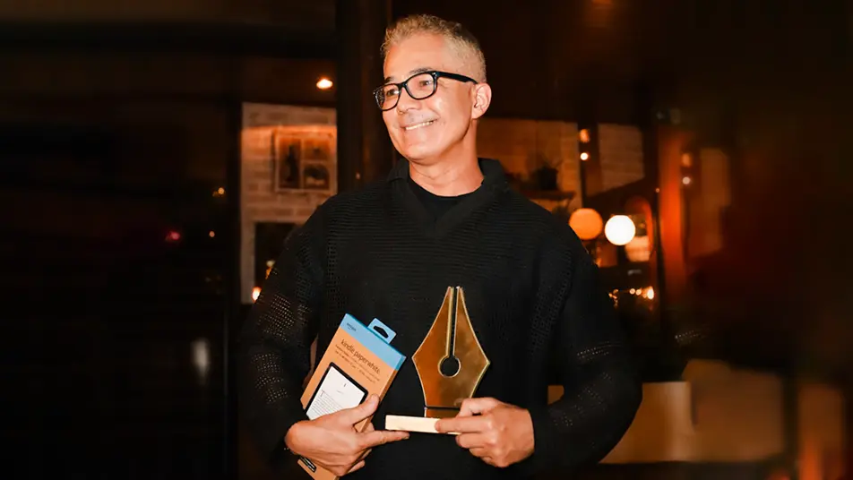Walther Moreira Santos , vencedor do Prêmio Kindle